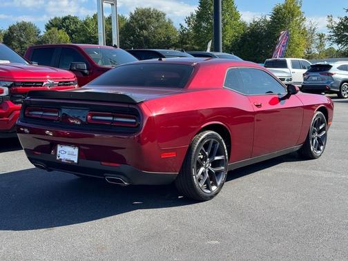 2021 Dodge Challenger SXT