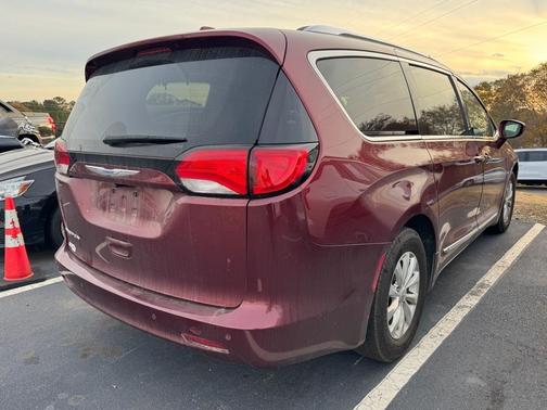 2018 Chrysler Pacifica Touring-L