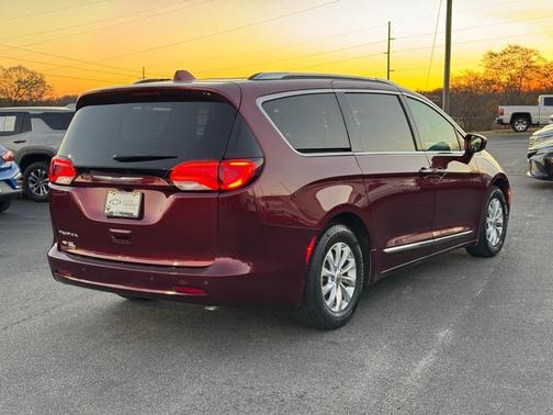 2018 Chrysler Pacifica Touring-L