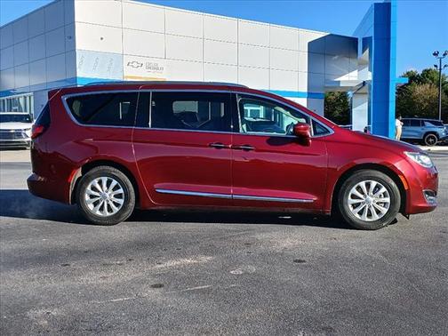 2018 Chrysler Pacifica Touring-L