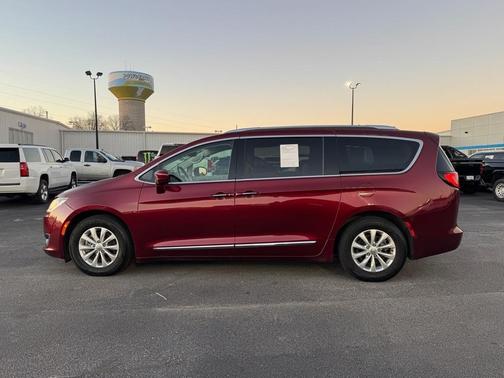 2018 Chrysler Pacifica Touring-L
