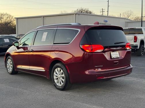 2018 Chrysler Pacifica Touring-L