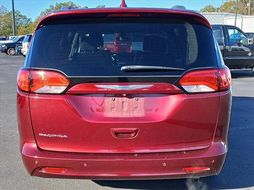 2018 Chrysler Pacifica Touring-L