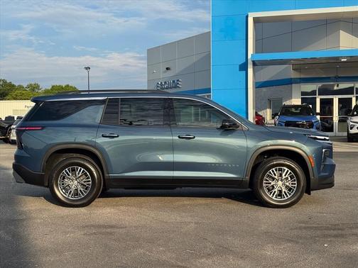 Lakeshore Blue Metallic 2026 Chevrolet Traverse LT