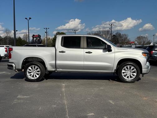 2022 Chevrolet Silverado 1500 Custom