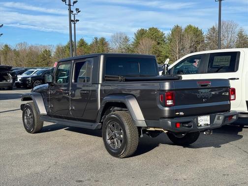 2024 Jeep Gladiator Sport S