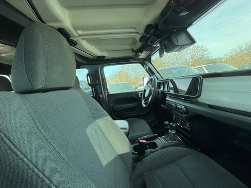 2024 Jeep Gladiator Sport S