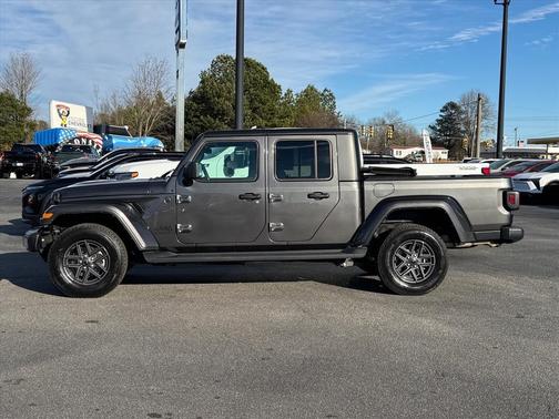 2024 Jeep Gladiator Sport S