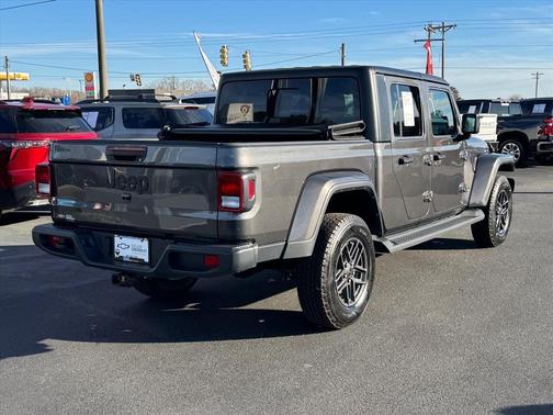 2024 Jeep Gladiator Sport S