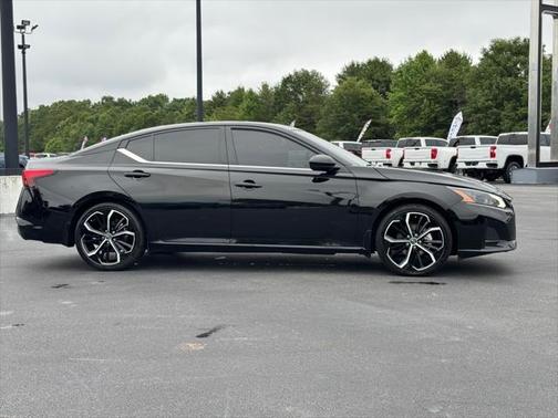 2024 Nissan Altima SR FWD