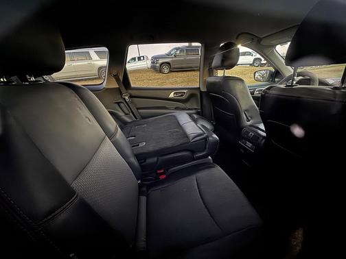 2019 Nissan Pathfinder SV