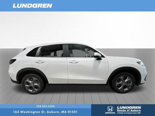 Platinum White 2027 Honda HR-V LX