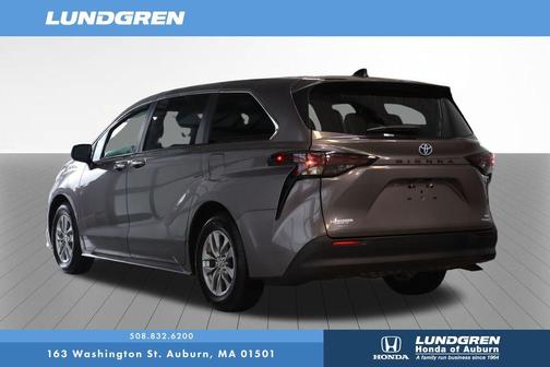2023 Toyota Sienna XLE