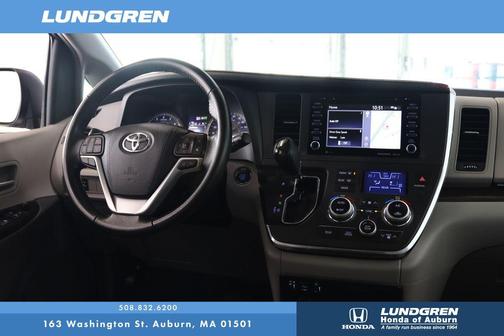 2019 Toyota Sienna XLE