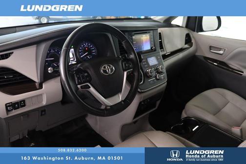2019 Toyota Sienna XLE