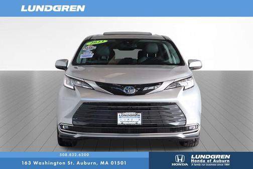 2023 Toyota Sienna Limited