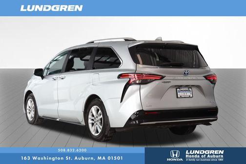 2023 Toyota Sienna Limited