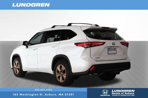 2023 Toyota Highlander Hybrid Bronze Edition