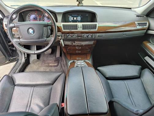 Photo 5 of 7 of 2007 BMW 750 Li