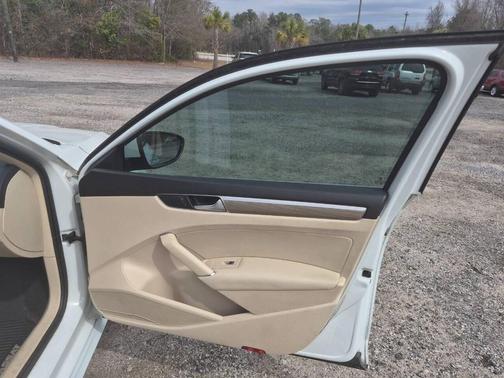 2017 Volkswagen Passat 1.8T SE