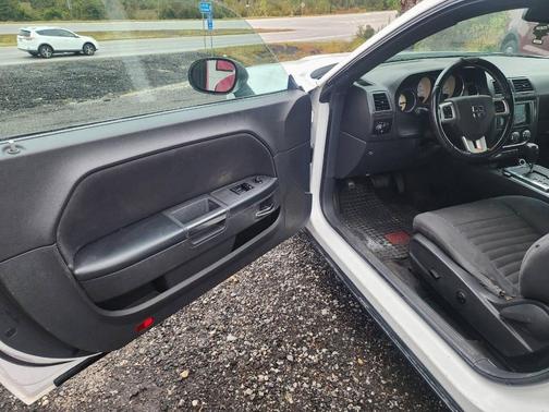 2012 Dodge Challenger SXT