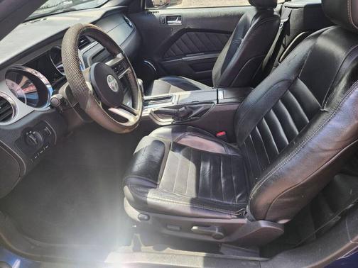 2010 Ford Mustang Premium