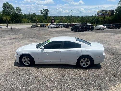 Bright White Clearcoat 2013 Dodge Charger SE