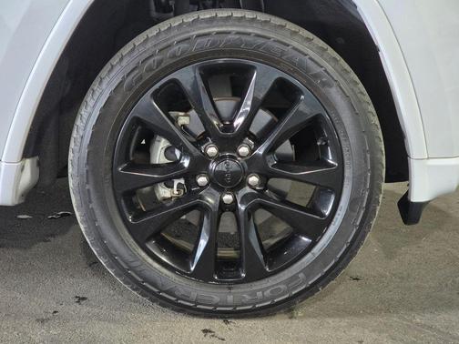 Bright White Clearcoat 2018 Jeep Grand Cherokee Altitude