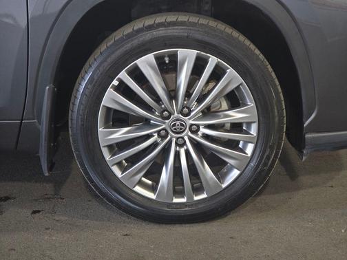 Magnetic Gray 2023 Toyota Highlander L