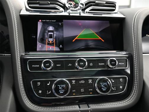 2025 Bentley Bentayga EWB