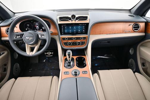 Fountain Blue Metallic 2023 Bentley Bentayga EWB Azure