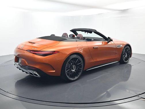 MANUFAKTUR Orange Flame Metallic 2024 Mercedes-Benz AMG SL 63 Base