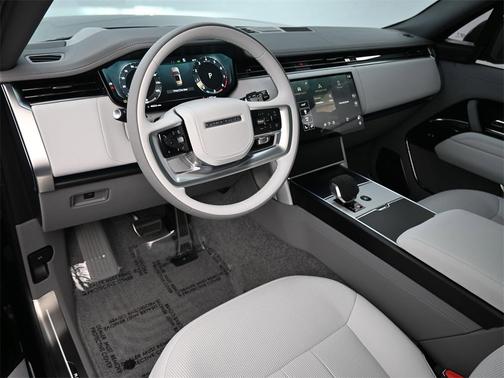 2025 Land Rover Range Rover P615 SV
