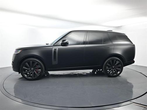 2025 Land Rover Range Rover P615 SV
