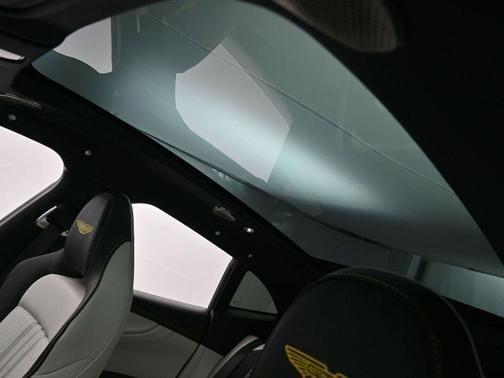 2025 Aston Martin DBX 707