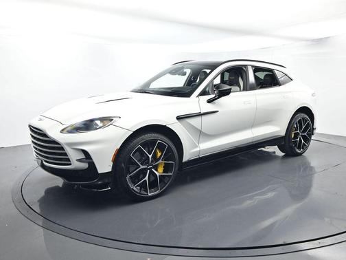 2025 Aston Martin DBX 707