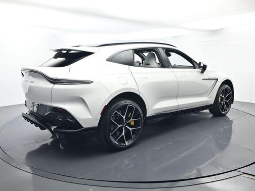 2025 Aston Martin DBX 707