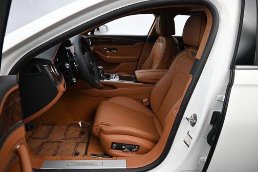 Glacier White 2025 Bentley Flying Spur Speed