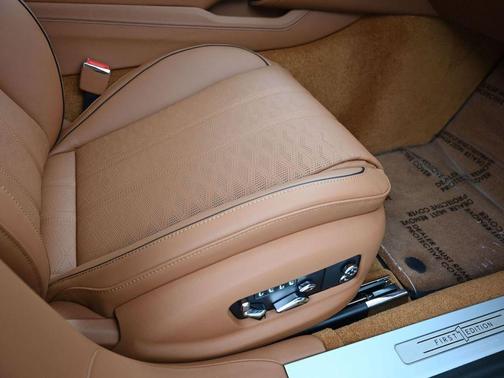 Glacier White 2025 Bentley Flying Spur Speed