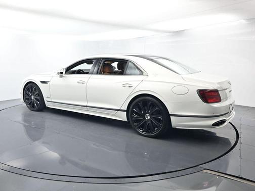 Glacier White 2025 Bentley Flying Spur Speed