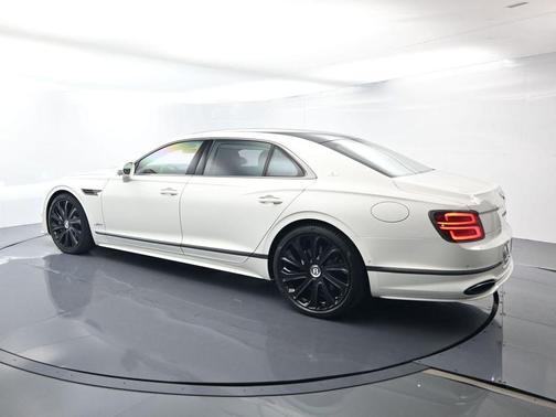 Glacier White 2025 Bentley Flying Spur Speed