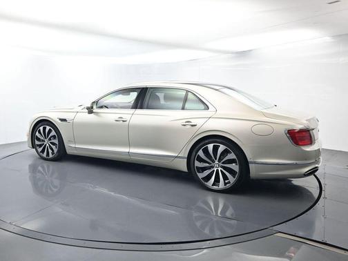 2026 Bentley Flying Spur Azure