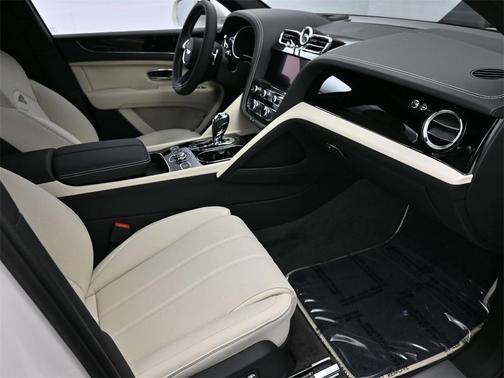 2025 Bentley Bentayga EWB