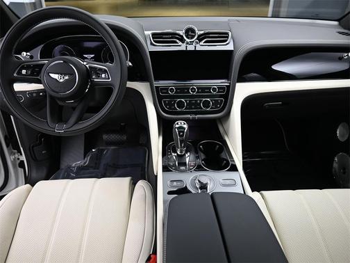 2025 Bentley Bentayga EWB