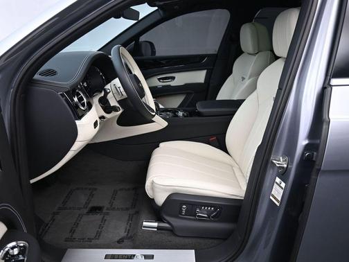 Hallmark Metallic 2024 Bentley Bentayga EWB