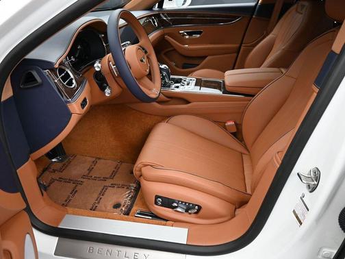Glacier White 2026 Bentley Flying Spur