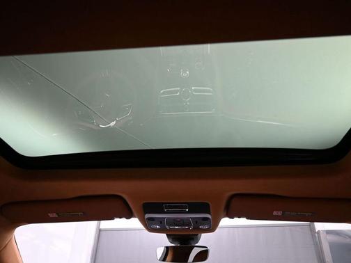 Glacier White 2026 Bentley Flying Spur