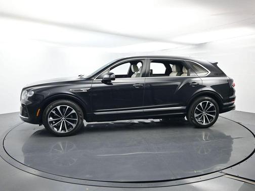 Onyx 2023 Bentley Bentayga EWB V8