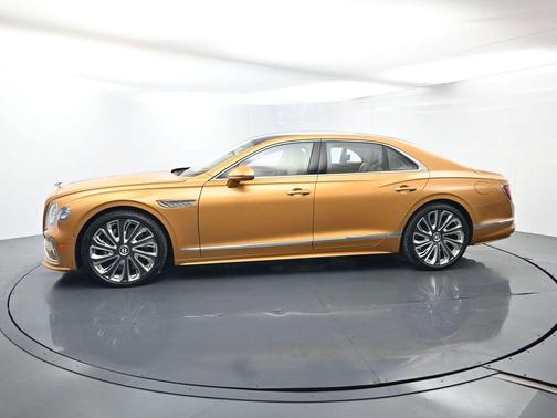 Sunburst Gold 2026 Bentley Flying Spur Mulliner