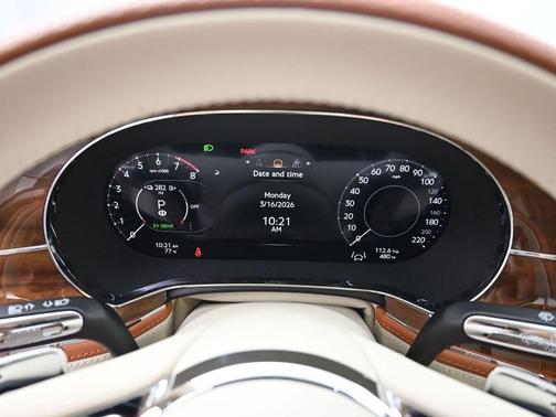 Sunburst Gold 2026 Bentley Flying Spur Mulliner
